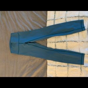 Lululemon size 2, teal athletic leggings.
